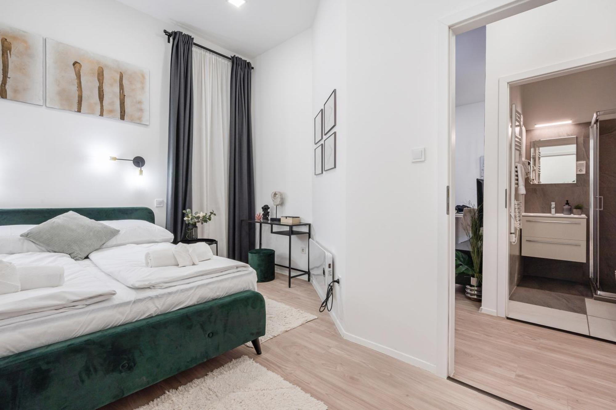 Kl31 - Urban Escape - Prime Location - Klauzal Square By Bqa Apartment Budapest